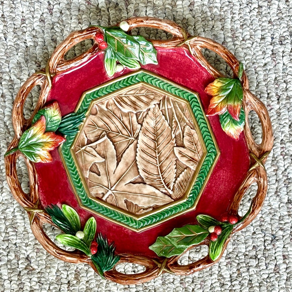 Vintage Fitz & Floyd Christmas Lodge decorative plate.